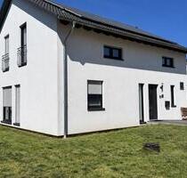 Einfamilienhaus in Wetterburg: Wärmepumpe, PV & Doppelgarage - Bad Arolsen