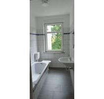 ** Kleine 3-Zimmer mit Laminat, Einbauküche und Wannenbad zum Toppreis! ** - Chemnitz Wittgensdorf