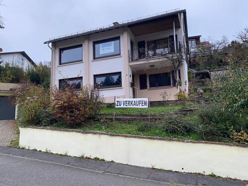 Foto - Freistehendes Einfamilienhaus 6 Zimmer 2Bäder