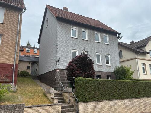 Foto - Großzügiges Ein-Zweifamilienhaus in bester Wohnlage Alfelds