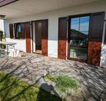 Sonnige 2,5-Zimmer EG-Wohnung mit Terrasse zu vermieten - Böbrach