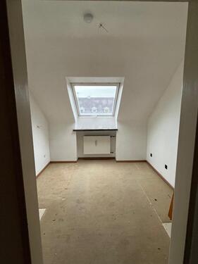 Foto - 3 Zimmer Dachgeschoßwohnung zur Miete in Meerbusch