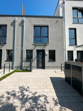 Foto - Neuwertige Reihenendhaus in Anderten (Hannover)