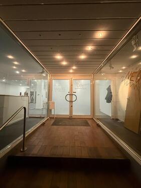 Foto - Großes Ladengeschäft mitten in der Haigerer Innenstadt