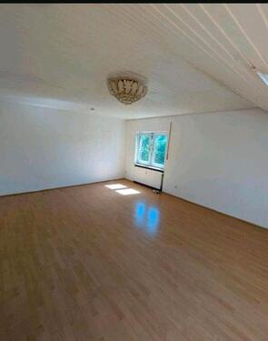 Foto - 3 Zimmer Dachgeschoßwohnung zur Miete in Rosbach vor der Höhe