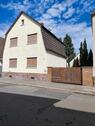 Foto - Zwei-Familienhaus mit einem Badezimmer, Garten und verschiedenen