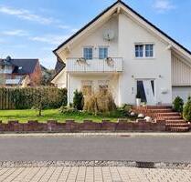 Einfamilienhaus mit großem Grundstück zu verkaufen - Hofgeismar