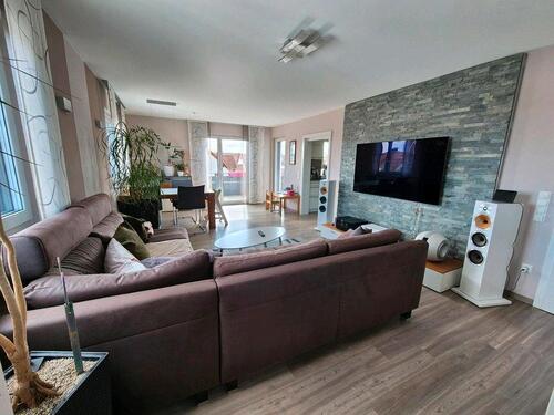 Foto - helle, moderne 3-Zimmer Wohnung, 97m², 2 Stellplätze zu vermieten