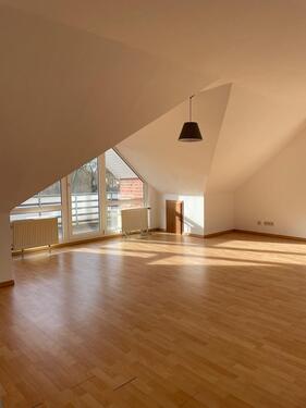 Foto - 4ZKB Dachgeschoss Zentrumsnah - 700,00&nbsp;EUR Kaltmiete, ca.&nbsp; 80,00&nbsp;m&sup2;