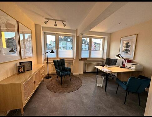 Foto - Büroraum in einer Hebammenpraxis