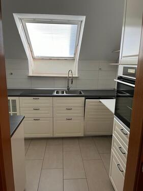 Foto - 1 Zimmer Dachgeschosswohnung mit sep. Bad und Küche Warmmiete