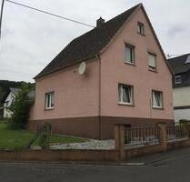 GROßES EINFAMILIENHAUS MIT SCHÖNEM GARTEN, GARAGE - Nentershausen