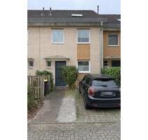 Reihenhaus mit 5 Zimmern und Außenstellplatz in Kleinmachnow