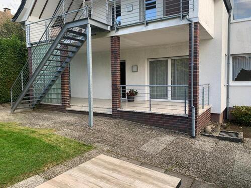 Foto - Attraktive 2,5-Zimmer-Wohnung mit großer überdachter Terrasse und