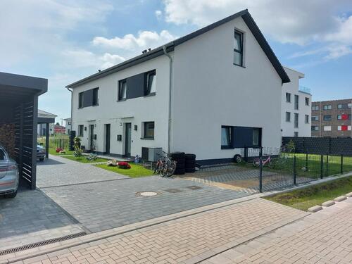 Foto - Moderne Doppelhaushälfte - 1.940,00&nbsp;EUR Kaltmiete,