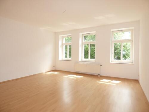Foto - XXL- Wohnzimmer I großer Balkon I zentrumsnah