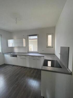 Foto - 3 Zimmer Wohnung zu vermieten. - 1.050,00&nbsp;EUR Kaltmiete, ca.&nbsp; 120,00&nbsp;m&sup2;