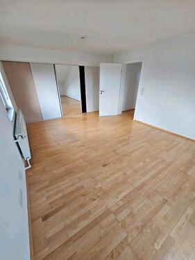 Foto - 2.5 Zimmer Dachgeschoßwohnung in Langgöns