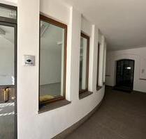 Hochwertig kernsanierte Gewerbeeinheit mit Galerie & Terrasse am Stadtplatz in Neustadt - Weiden in der Oberpfalz