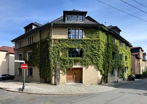Foto - moderne Büro-o. Laborräume in denkmalgeschützten Bauwerk mit dem Flair eines Industrie-Lofts