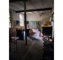 Werkstattgebäude mit 5 Parkplätze und Schleppdach - Homberg (Efze)