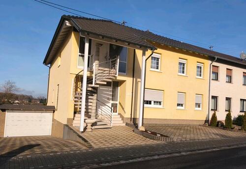 Foto - 2 Familienhaus Schwalbach - 399.900,00&nbsp;EUR Kaufpreis, ca.&nbsp; 200,00&nbsp;m&sup2;