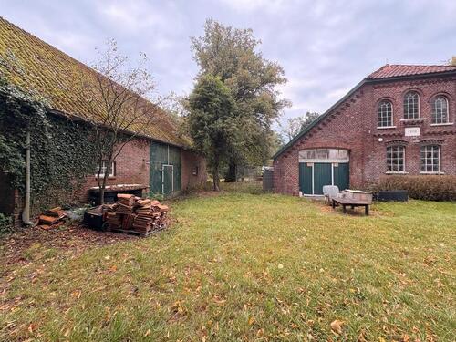Foto - Resthof in Bekhausen - sanierungsbedürftig