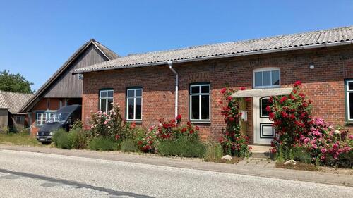 Foto - Freistehendes Einfamilienhaus, altes Bauernhaus + Baugrundstück