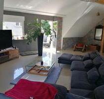 Helle, vermietete DG-Wohnung, 105 m², Fußbodenheizung, 2,5 Zimmer - Leverkusen Schlebusch