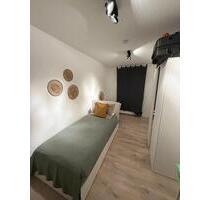 1 möbliertes Zimmer (11m2) in netter 4er-WG zum 1.1.26 verfügbar - Fürth Südstadt