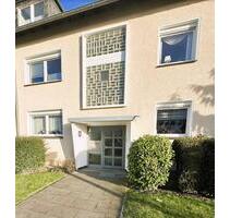 Renovierte 2,5 Zimmer Etagenwohnung mit Balkon, Garage, Keller - Recklinghausen Hillerheide