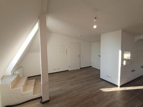 Foto - Anfragen NUR per E-Mail. 1-Zimmer Studiowohnung mit Balkon in der Nahe Magistrat Gelände Bremerhaven.