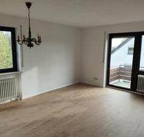 100 qm 4,5 Zimmer Wohnung mit Garage und Keller - Oettingen in Bayern