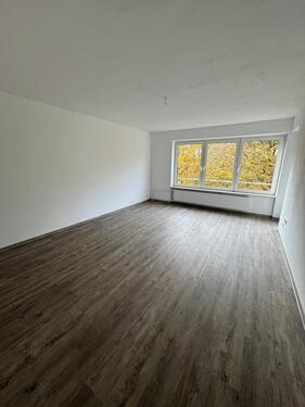 Foto - Renovierte 3-Zimmer-Wohnung mit moderner Ausstattung und Balkon