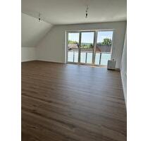 Exlusive 2-Zimmer-Dachgeschosswohnung mit Balkon in Hummeltal