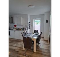 100m2 - 4,5 Zi-Whg mit Balkon, EBK, Keller, 2xStellplätzen - Neustadt (Hessen)