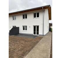 Neubau DHH in Simbach am Inn - 1.390,00&nbsp;EUR Kaltmiete, ca.&nbsp; 125,00&nbsp;m&sup2; in Simbach am Inn (PLZ: 84359)