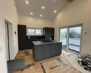 Erstbezug: Geräumige und Helle 4-Zimmer-Wohnung, mit großem Balkon und Stellplätzen - Wolpertswende