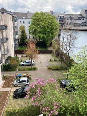 Foto - Kompakte DG 3-Zimmer mit neuem Laminat u. Wanne in Zentrumsnähe! Stellplatz mgl.