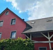 Großzügiges Zweifamilienhaus mit Einliegerwohnung - Neunkirchen am Brand