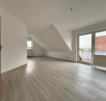 Helle 2-Zimmer-Dachgeschosswohnung mit Balkon und Garage - Diepholz