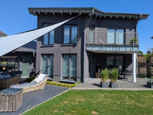 Foto - Luxuriöses Freistehendes Einfamilienhaus