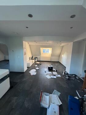 Foto - CA 90 m2 Maisonette Wohnung 4 12 Zimmer + 1 Bad + 1 Gäste WC