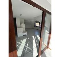 70 qm Dachgeschosswohnung mit Fußbodenheizung in Stein - Königsbach-Stein