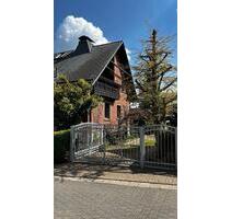 Doppelhaushälfte mit vielen Extras und gepflegtem Garten - Dachwig