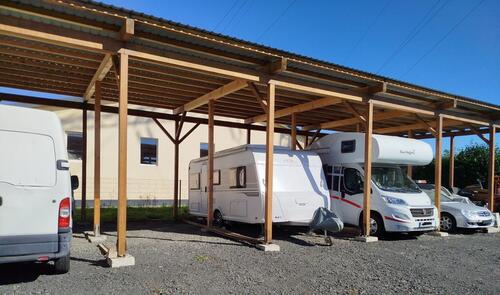 Foto - Parkplätze. Überdachung - 65,00 EUR Miete,