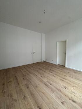 Foto - Erstbezug nach Sanierung: Helle 3-Zimmer-Wohnung im 1. Obergeschoss