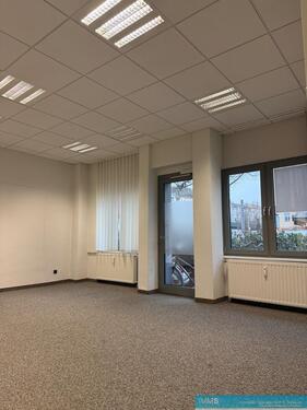 Foto - Arbeiten in begehrter Lage – Großraum-, Einzel-, Chefbüro … - alles da !