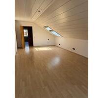 Sehr schöne und helle 4 Zimmer DG Wohnung in ruhiger Lage - Gaggenau