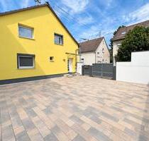 Einfamilienhaus in Frankfurt-Sossenheim kernsaniert bezugsfrei - Frankfurt am Main